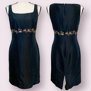 Ann Taylor 100% Silk Sleeveless Shift Dress Floral Embroidered Black Size 2